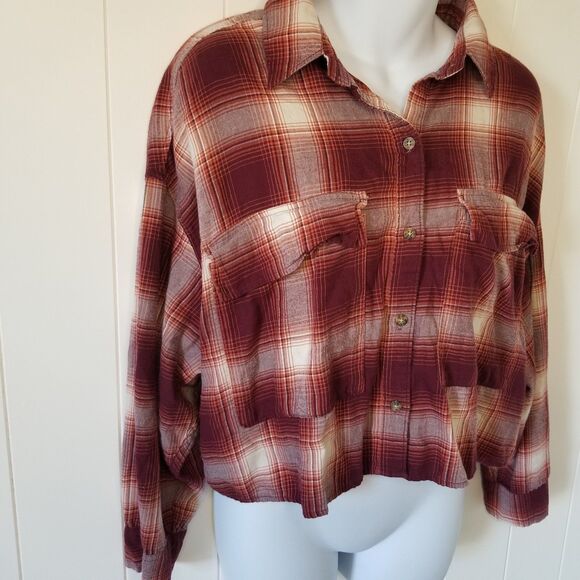 Abercrombie & Fitch Cropped Button Up Flannel Plaid Shirt Size Medium - Picture 3 of 9